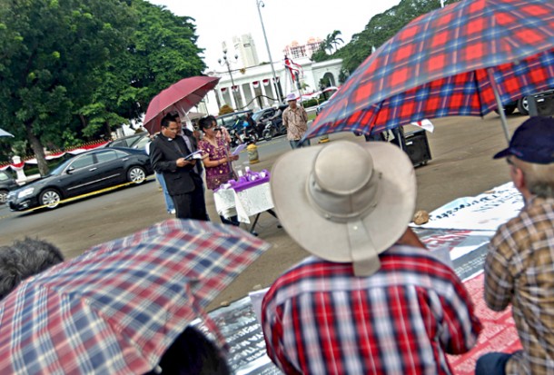 Indonezia: Bisericile persecutate au ţinut serviciul de închinare în faţa palatului prezidenţial