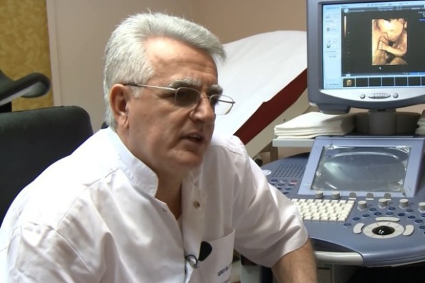 Patriarhul Daniel a decorat 18 medici care au refuzat să facă avorturi