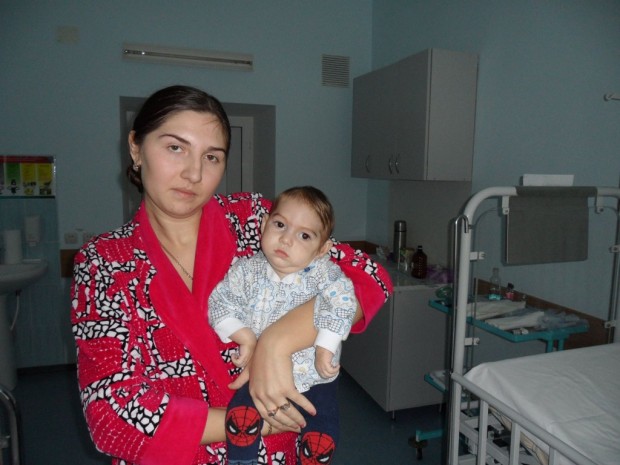 Donează viaţă prin rugăciune! Micuţul Ruslan Ibrian la un an de viaţă în reanimare