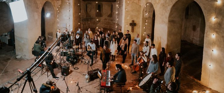 Sanctus Pro Deo a lansat primul videoclip al turneului de Crăciun “Oare te-ai gândit”?