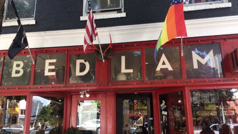 Un grup de tineri creştini au fost agresaţi şi alungaţi dintr-o cafenea în Seattle, Washington