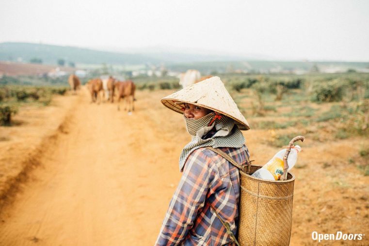 VIETNAM între oprimarea comunistă şi antagonismul etnic