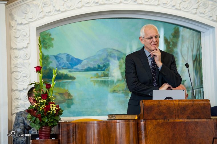 Moment Poetic cu Viorel Iuga: „Nu vă înspăimântaţi”