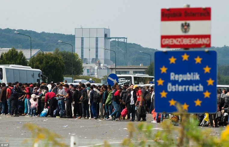 AUSTRIA: Creștinilor în căutare de azil li se pun întrebări „absurd de dificile” pentru a dovedi autenticitatea convertirii