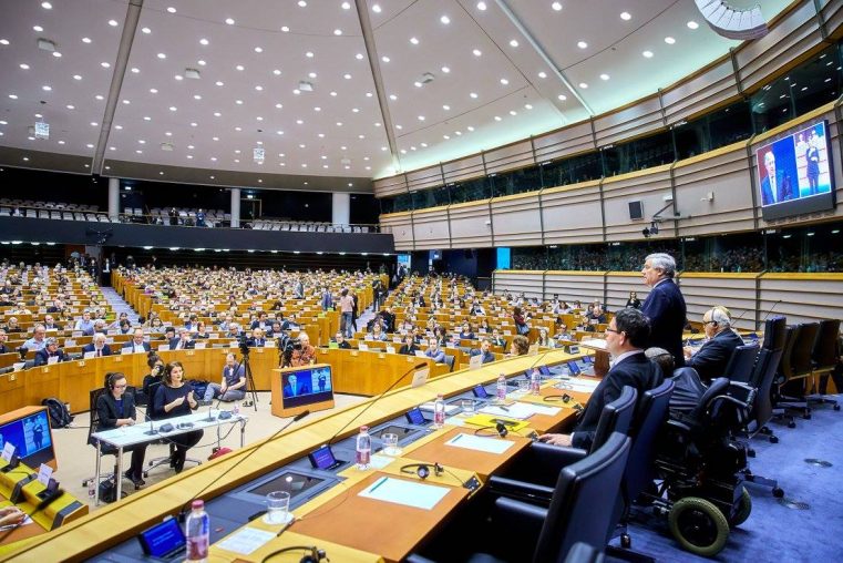 UE ar trebui să accepte responsabilitatea de a proteja minorităţile religioase din întreaga lume