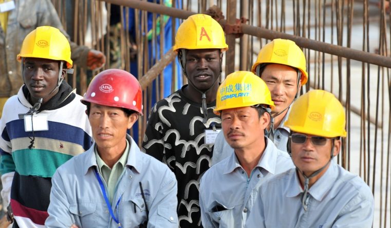 În ciuda persecuţiei, biserica din China creşte ajutată şi de creştinii din Africa