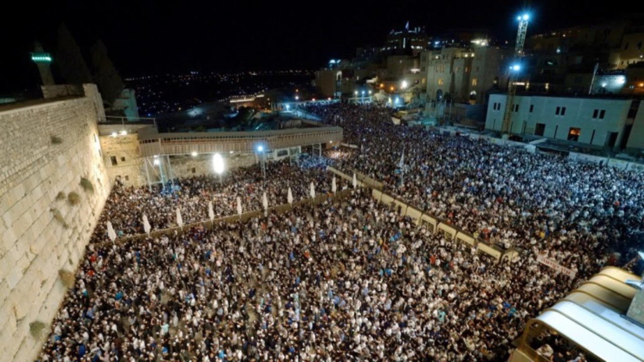 Milioane de evrei din întreaga lume se roagă pentru iertare în ziua de Yom Kippur