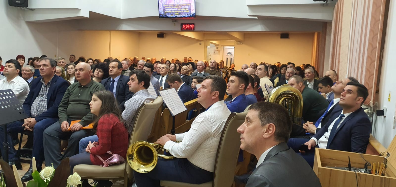 „Învață-ne să ne rugăm” – întâlniri de creștere spirituală la Peretu