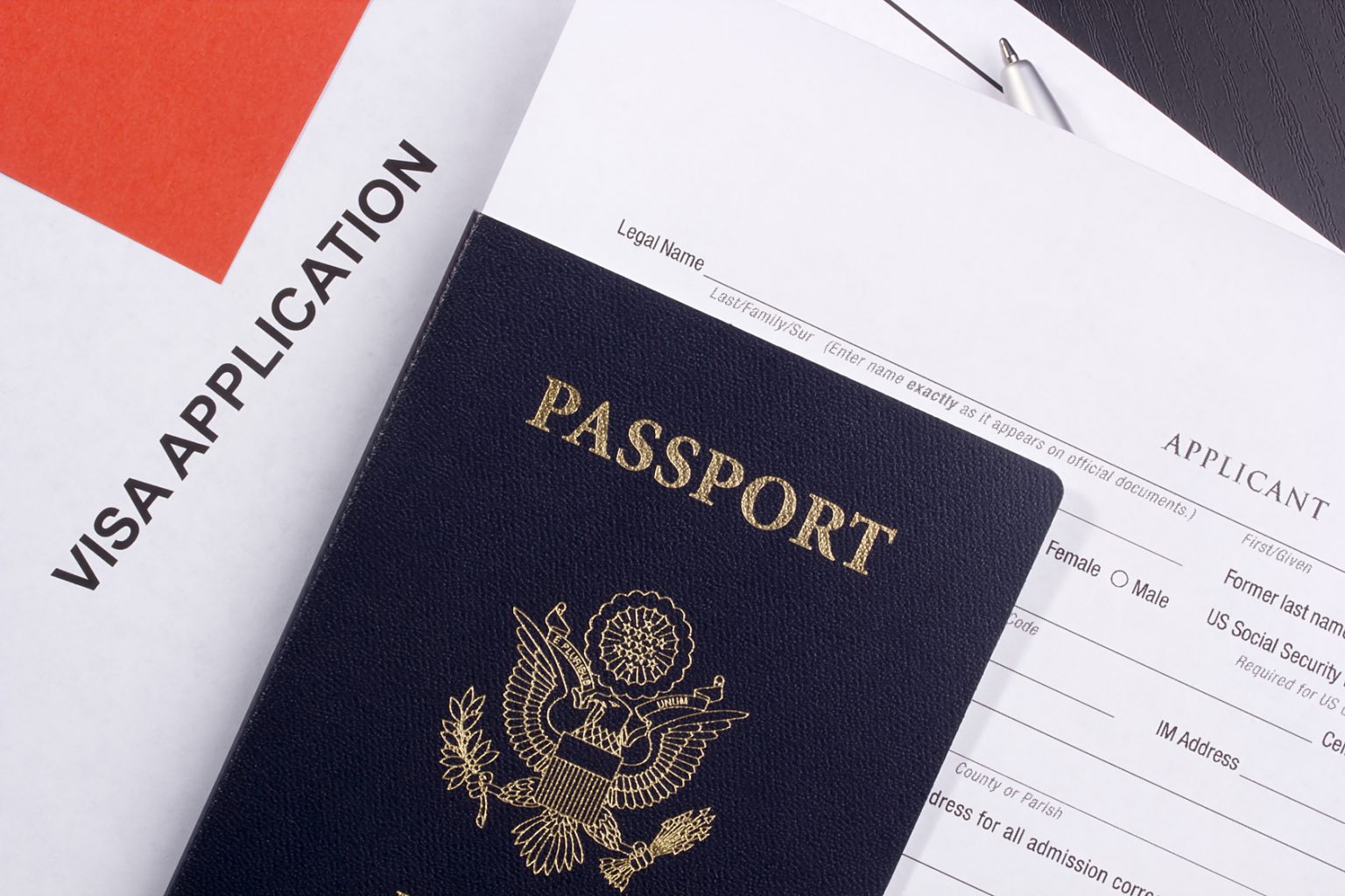 Preşedintele Trump anunţă suspendarea temporară a imigraţiei în S.U.A.