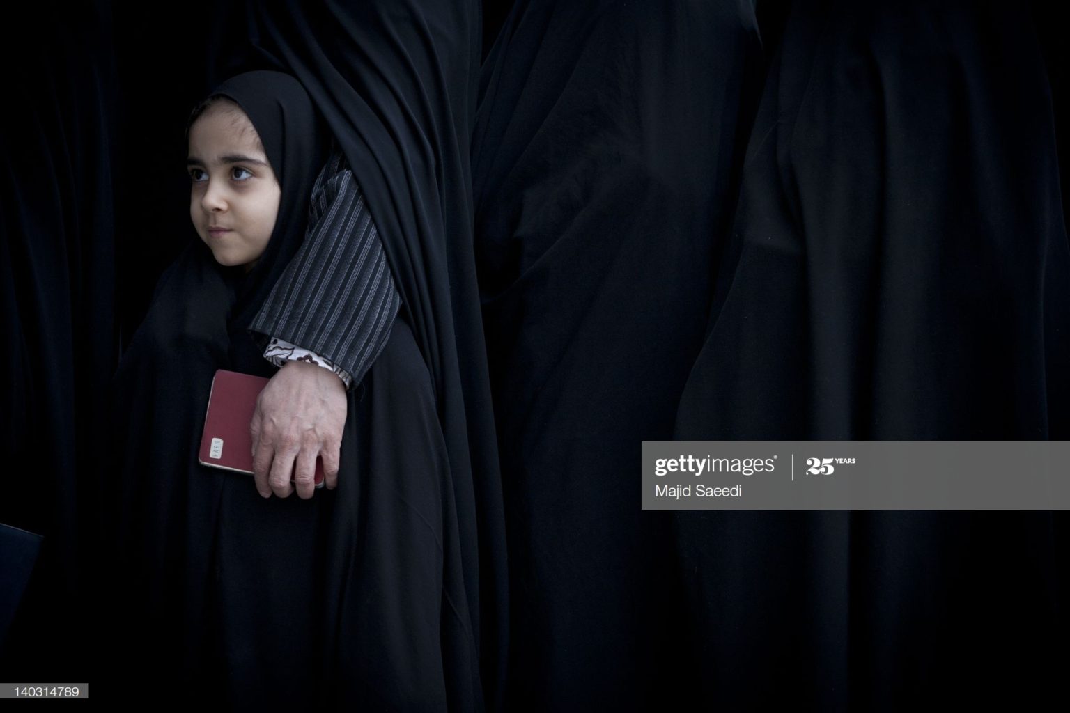 IRAN: Autoritățile forțează creștinii să își declare public credința dacă vor să obțină carduri de identitate