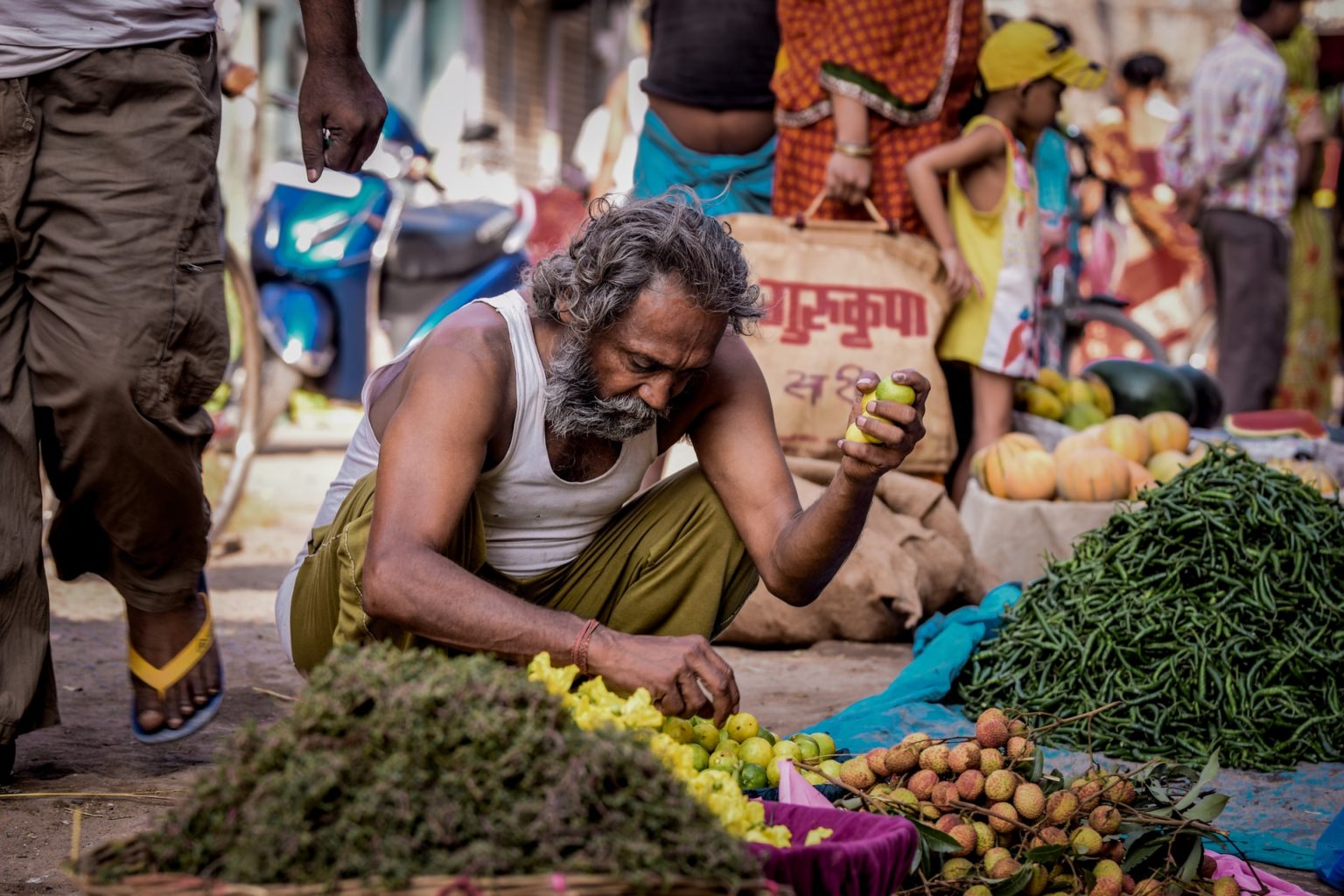 Ziua a 14-a: Caritatea în Hinduism – #Pray15Days