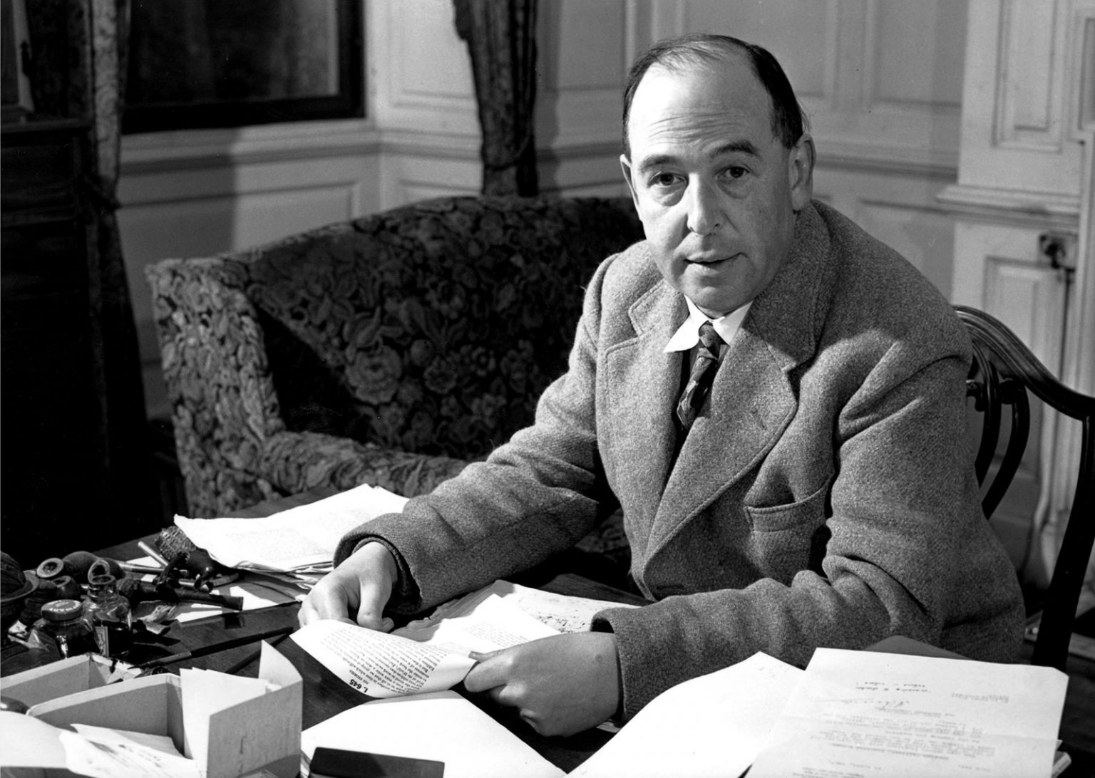 Un film care descrie călătoria lui C.S Lewis de la ateism la credinţa în Hristos va fi lansat în acest an
