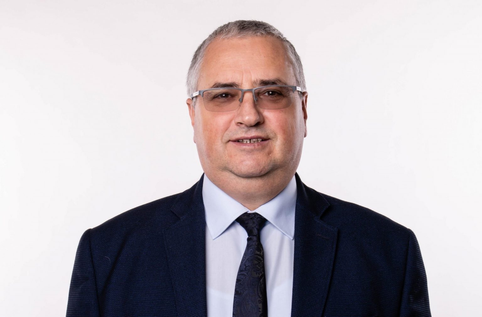 Apel la rugăciune pentru Corneliu Constantineanu, fost rector ITPB, internat cu COVID-19
