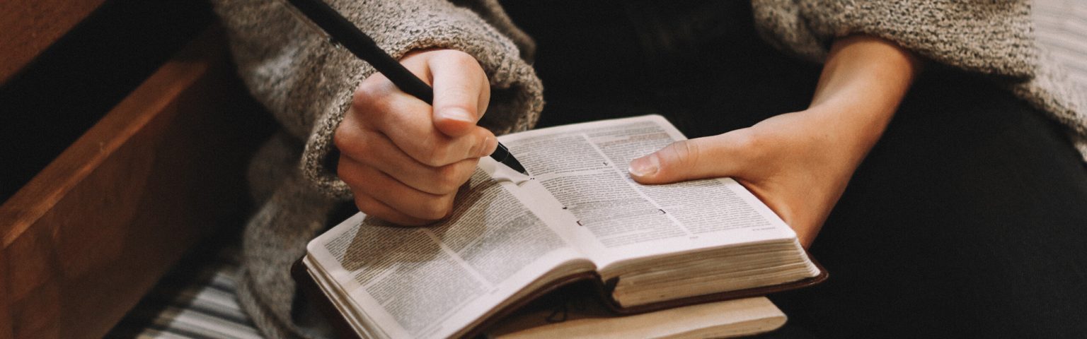 SONDAJ | Citirea Bibliei a îmbunătățit sănătatea psihică a creștinilor în timpul pandemiei
