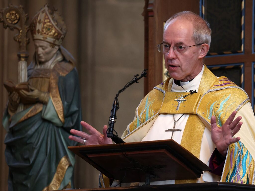 Biserica Anglicană a decis că va binecuvânta uniunile homosexuale