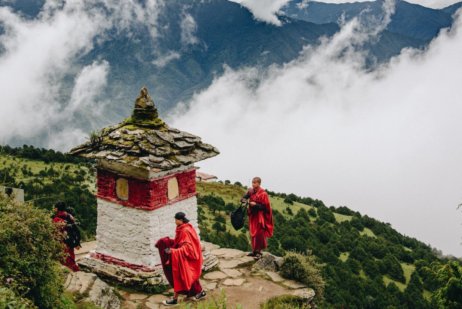 Ziua 1: Budiștii din Bhutan – 15 zile de rugăciune pentru lumea budistă