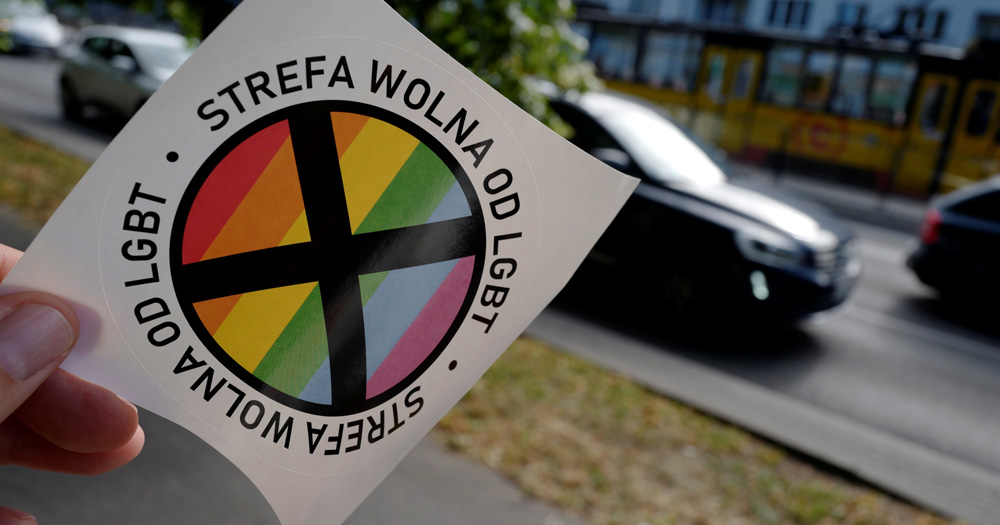 Oraș polonez cedează în fața presiunilor UE privind eliminarea zonele libere de LGBT