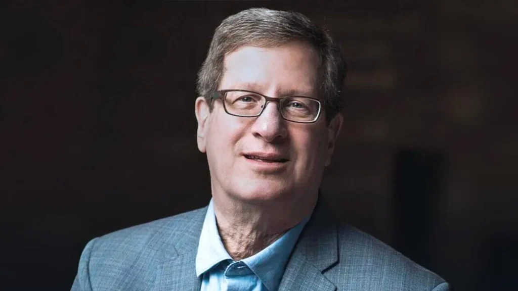 Lee Strobel: Dovezile pe care le oferă biologia și astrofizica indică clar spre Dumnezeul Bibliei