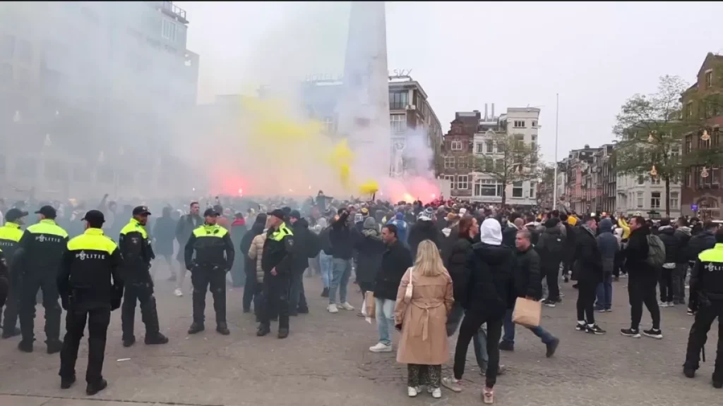 Suporteri evrei israelieni atacați de islamiști la un meci de fotbal în Amsterdam