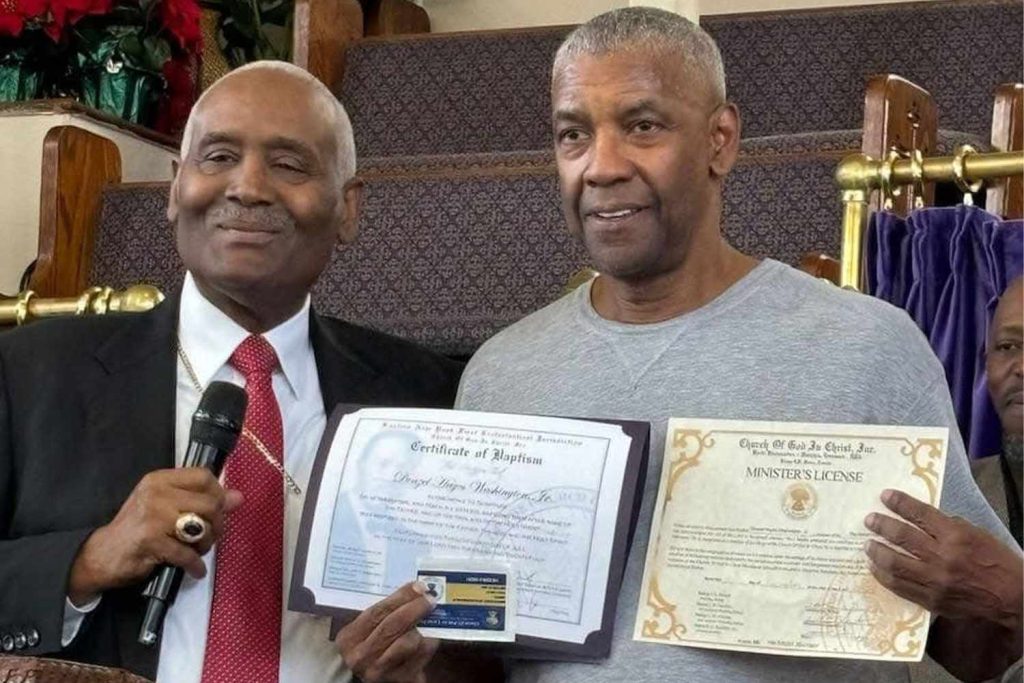 Denzel Washington s-a botezat în apă și a primit licență de predicator