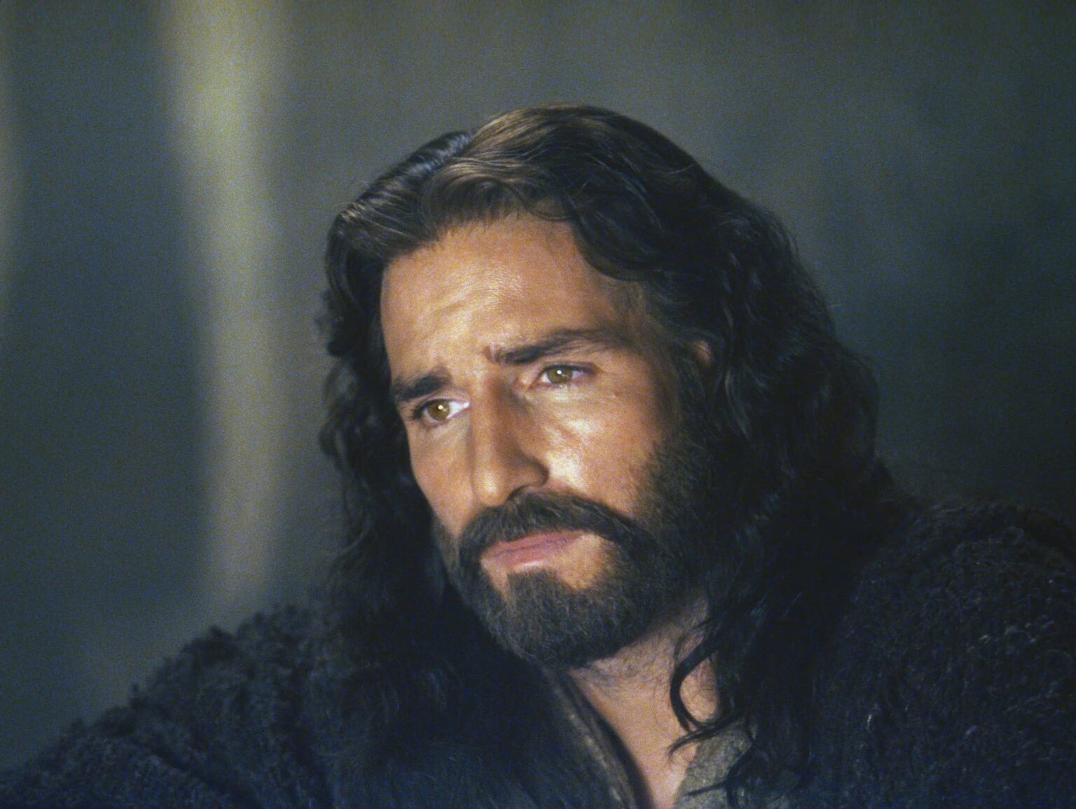 Jim Caviezel studiază operele lui C.S. Lewis pentru a se pregăti să-l interpreteze din nou pe Isus