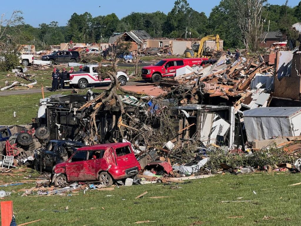 Furtuni violente au făcut cel puțin 27 de victime în statul american Kentucky