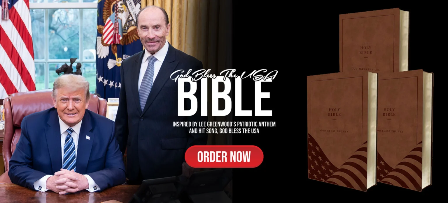 Donald Trump a câștigat 1,3 milioane de dolari din promovarea unei Biblii cu tematică patriotică