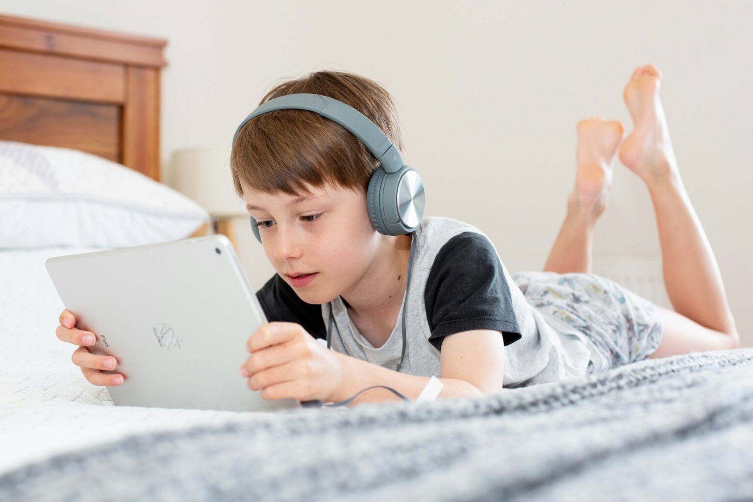 „Tech Exit”: Familii care renunță la smartphone-uri în favoarea unei „vieți reale” mai bogate și mai pline