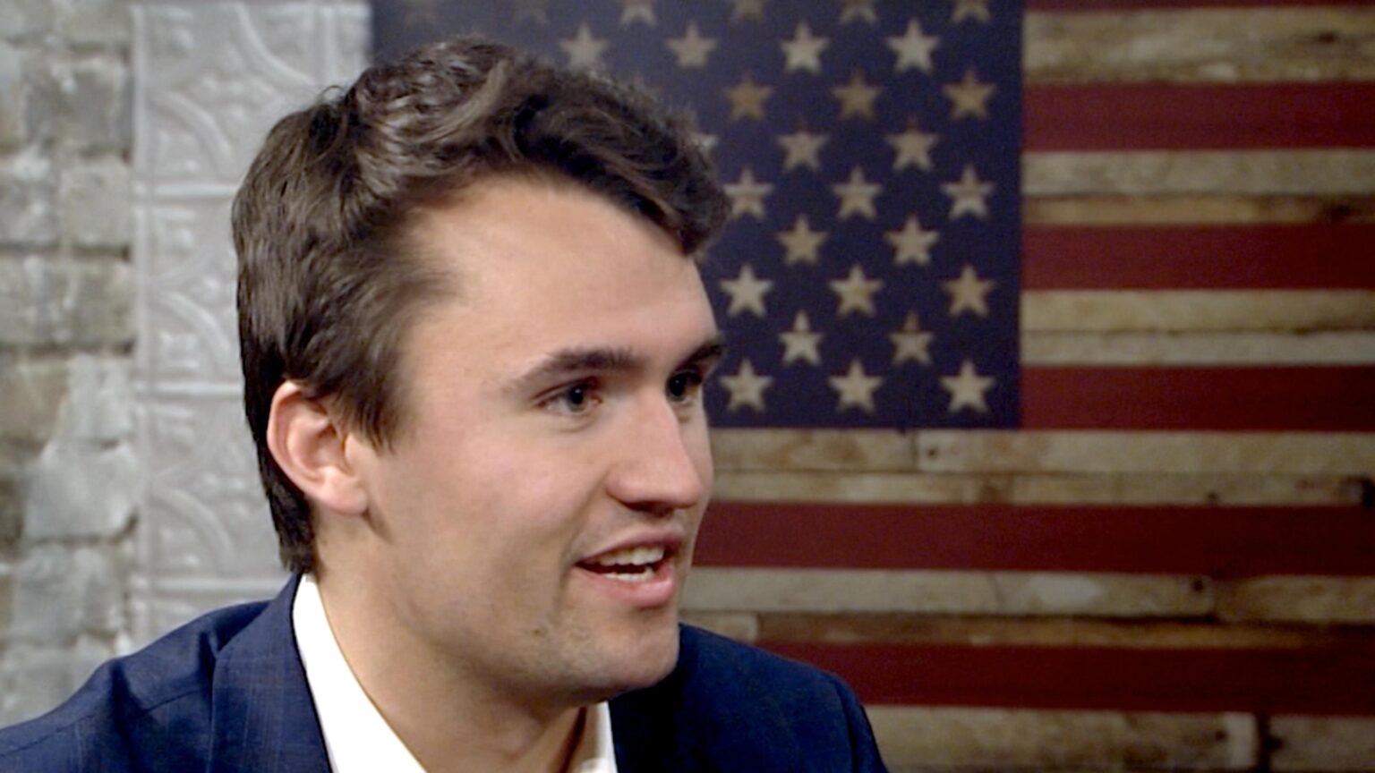 🔴 ULTIMA ORĂ: Charlie Kirk, CEO-ul Turning Point USA, împușcat în timp ce vorbea la un eveniment la o universitate din Utah