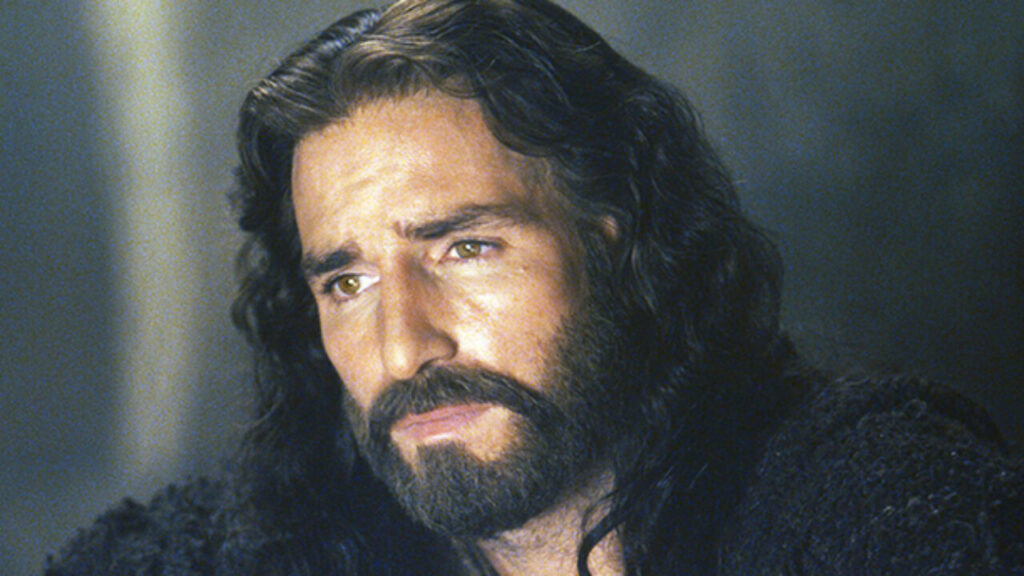 Jim Caviezel nu va mai interpreta rolul lui Isus în continuarea filmului „Patimile lui Hristos”: Mel Gibson recurge la o distribuție complet nouă