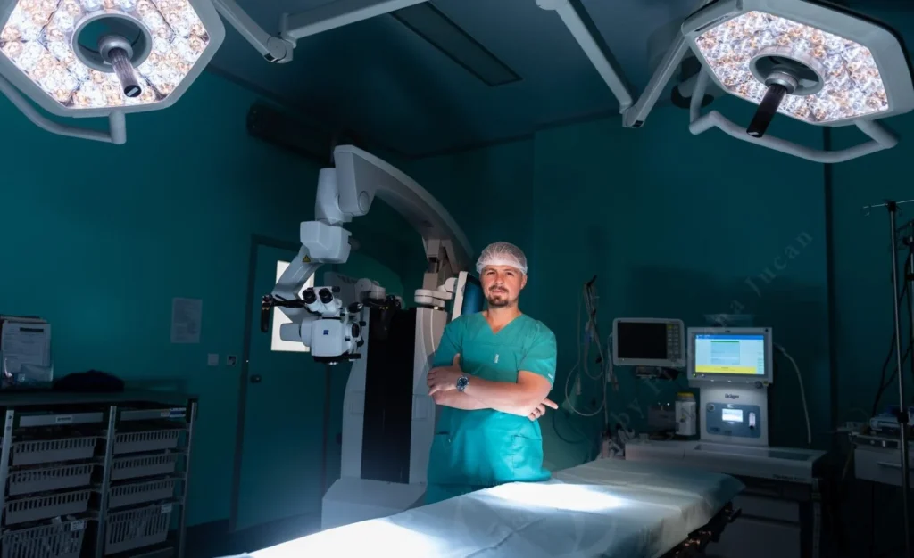 Neurochirurg român declară: „Dumnezeu este prezent în sala de operație”