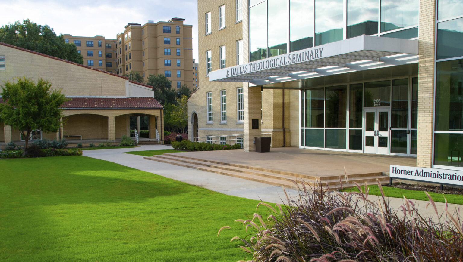 Dallas Theological Seminary lansează program de studii în limba arabă pentru formarea liderilor creștini