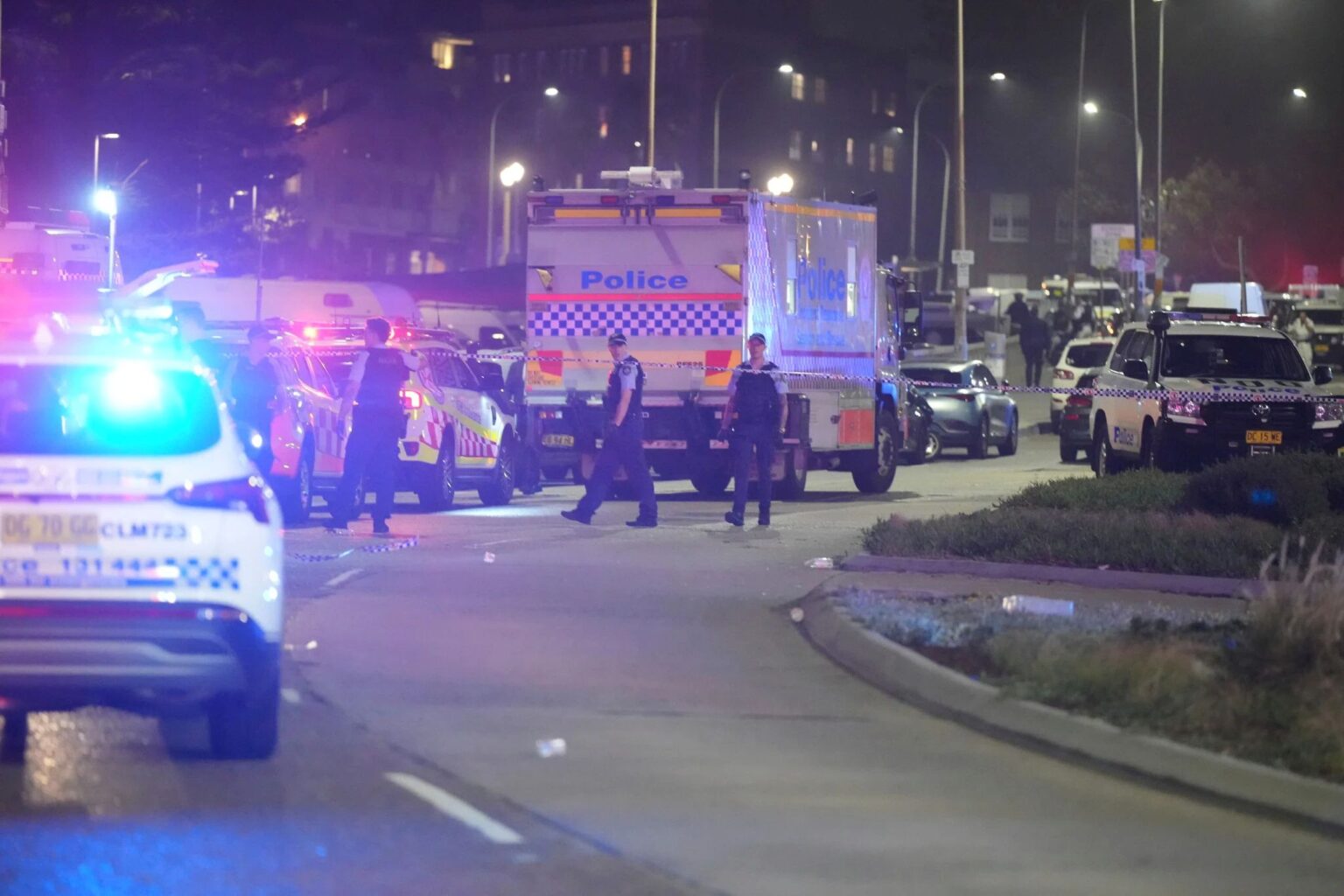 Atac armat la o sărbătoare evreiască în Australia: cel puțin 12 morți la Bondi Beach, în prima zi de Hanuka