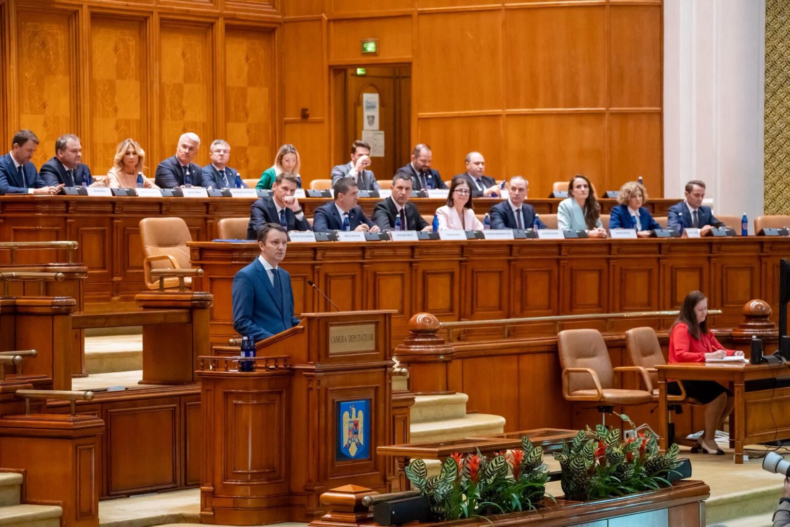 Să ne rugăm pentru România: Guvernul Mureșan, respins – criza politică se prelungește